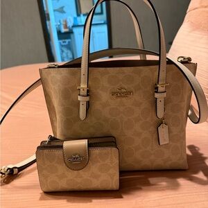 Coach Tan Leather Tote Bag Classic Design